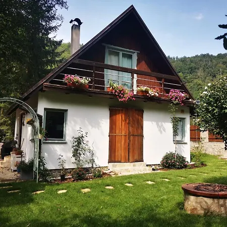بيت للعطل Fairy Tale On Water Stream, 30 Minutes From South Prague Davle