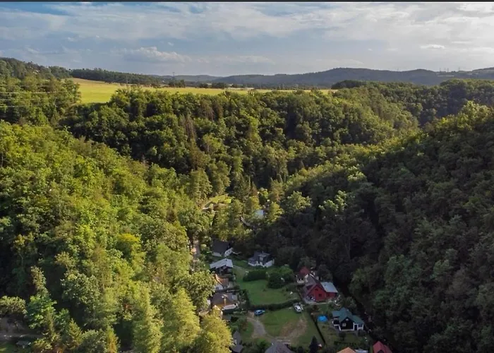 بيت للعطل Fairy Tale On Water Stream, 30 Minutes From South Prague