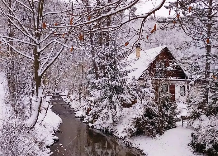 بيت للعطل Fairy Tale On Water Stream, 30 Minutes From South Prague *